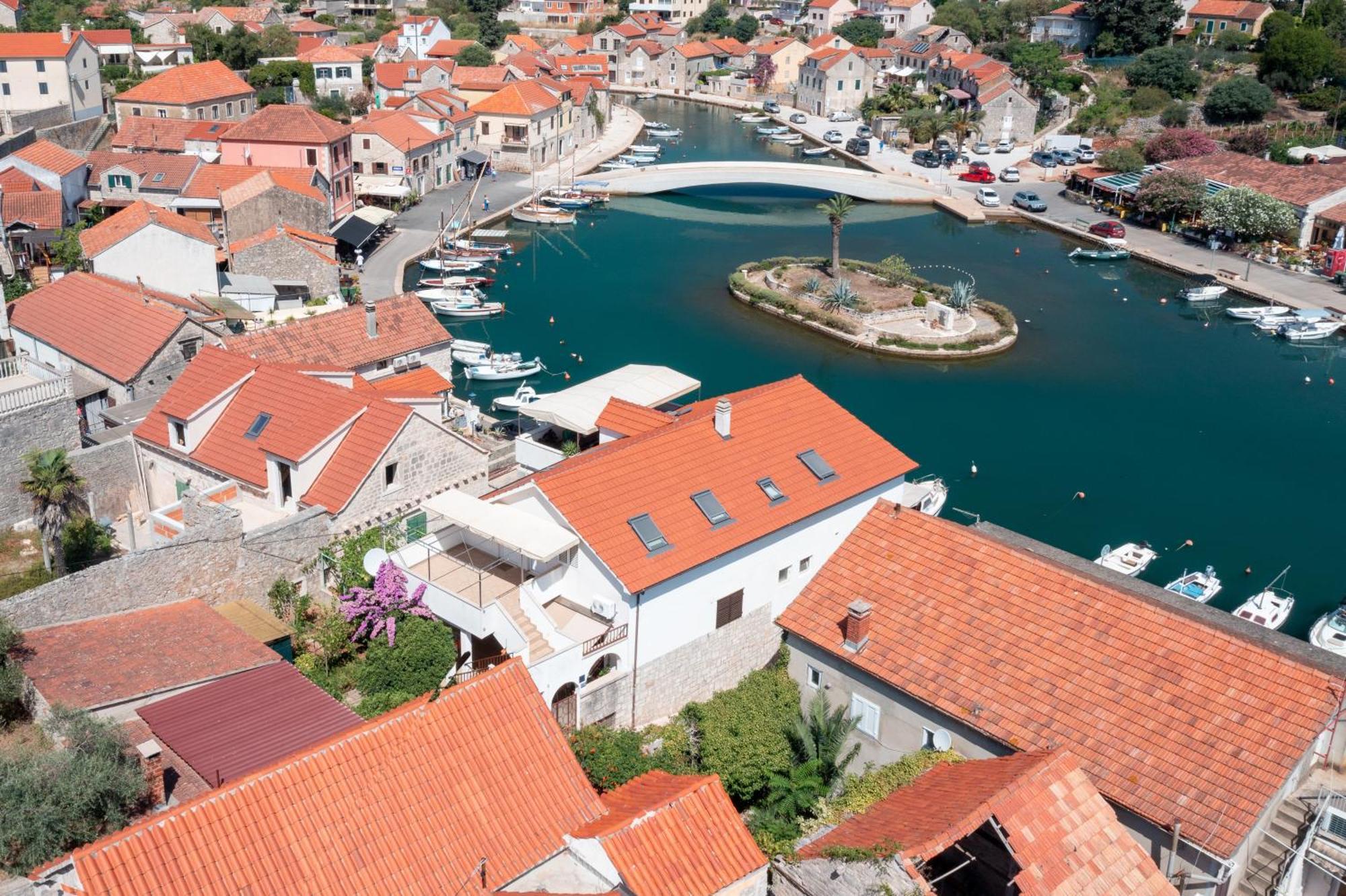 Apartments Damjanic Jerko Vrboska Eksteriør bilde
