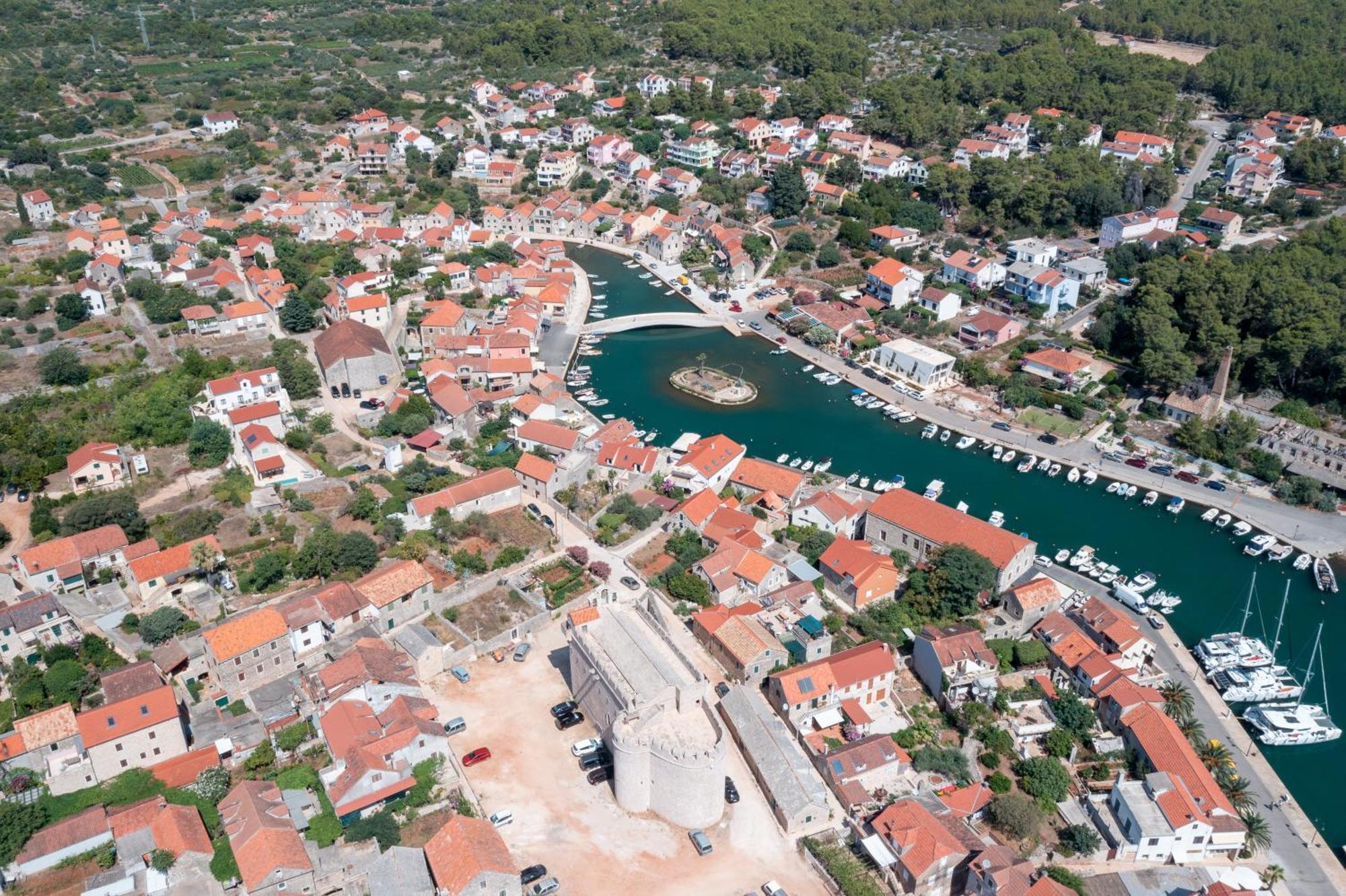 Apartments Damjanic Jerko Vrboska Eksteriør bilde