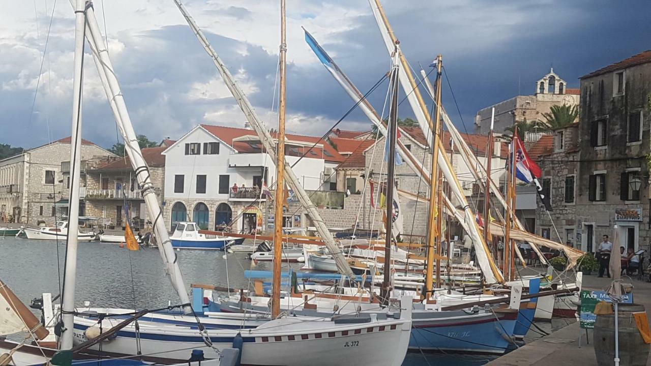 Apartments Damjanic Jerko Vrboska Eksteriør bilde